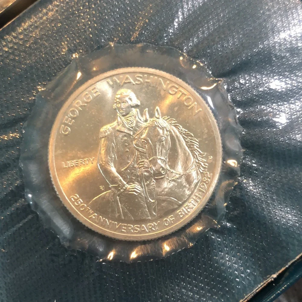 1982-D George Washington Silver Half Dollar - Picture 2 of 8
